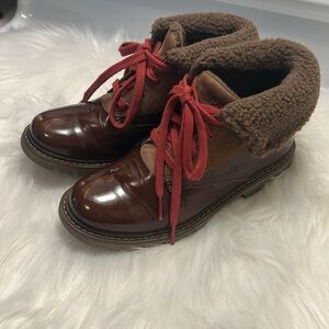 Ladies CATERPILLAR walking machine, hub fur-lined, lace-up ankle boots.